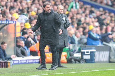 Daniel Farke Leeds United teknik alanda Sky Bet Şampiyonası maçında Leeds United 'ın Stoke City' e karşı oynadığı Elland Road, Leeds, İngiltere, 21 Nisan 2025 'de tepki gösterdi.