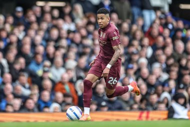 Manchester City 'den Savinho, 19 Nisan 2025 tarihinde İngiltere' nin Liverpool kenti Goodison Park 'ta oynanan Premier League maçında topu fırlattı.