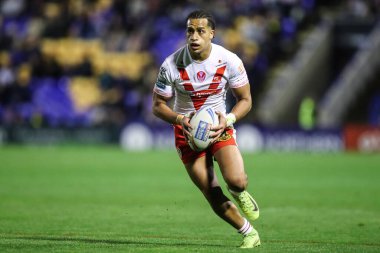 St. Helens takımından Dayon Sambou, 24 Nisan 2025 'te oynanan Betfred Süper Lig 9. Maçı' nda Warrington Wolves, St. Helens 'e karşı Halliwell Jones Stadyumu, Warrington, İngiltere