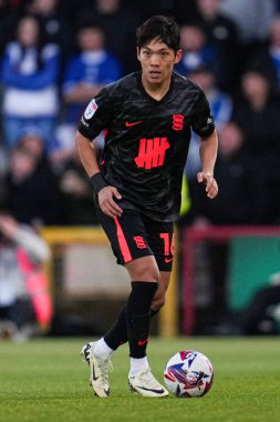 Birmingham City 'den Lee Myung-Jae 24 Nisan 2025' te İngiltere 'nin Stevenage kentinde Birmingham City' ye karşı oynanan Gökyüzü İddia Ligi 1 karşılaşmasında top üzerinde.