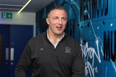 Warrington Wolves 'un baş antrenörü Sam Burgess, 24 Nisan 2025' te Warrington, İngiltere 'deki Halliwell Jones Stadyumu' nda oynanan Warrington Wolves-St Helens maçının 9.