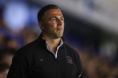 Sam Burgess Warrington Wolves 'un koçu Betfred Süper Lig 9. Maçı sırasında Warrington Wolves St. Helens' a karşı Halliwell Jones Stadyumu, Warrington, Birleşik Krallık, 24 Nisan 2025