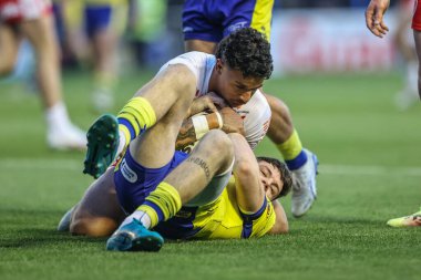 Warrington Wolves 'tan Josh Thewlis ve St. Helens' ten Tristan Sailor, 24 Nisan 2025 'te Halliwell Jones Stadyumu' nda oynanan 9.