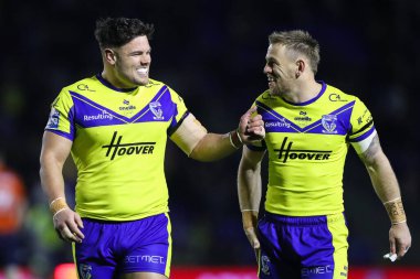 Warrington Wolves 'tan Joe Philbin ve Warrington Wolves' tan Matt Dufty Betfred Süper Lig 9. Maç sırasında Warrington Wolves St. Helens 'e karşı Halliwell Jones Stadyumu, Warrington, Birleşik Krallık, 24 Nisan 2025