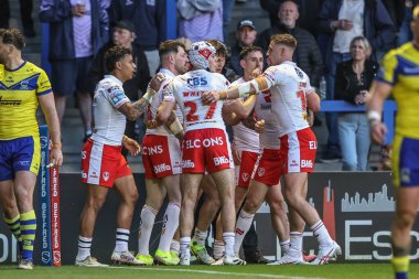 St. Helens 'ten Jon Bennison, 24 Nisan 2025' te İngiltere 'nin Warrington kentinde oynanan Betfred Süper Lig 9. Maçı' nda Warrington Wolves St. Helens 'e karşı oynadığı maçı kutluyor.