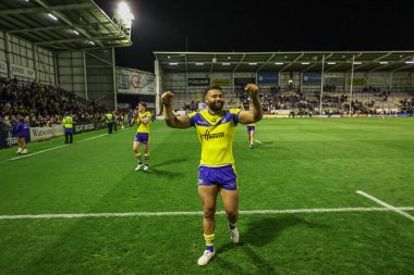 Warrington Wolves takımından Zane Musgrove, 24 Nisan 2025 'te İngiltere' nin Warrington kentinde oynanan 9. Betfred Süper Lig karşılaşmasında galibiyeti kutluyor.