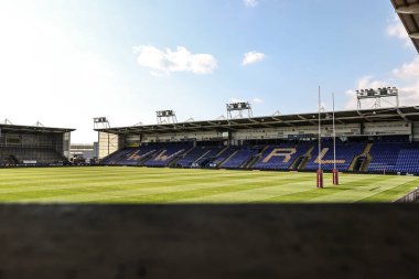 Halliwell Jones Stadyumu 'nun, Betfred Süper Lig 9. Raundu öncesinde Halliwell Jones Stadyumu' nda Warrington Wolves ve St Helens maçının genel görünümü, 24 Nisan 2025