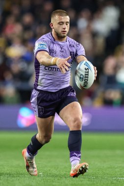 Hull KR 'dan Mikey Lewis, Betfred Süper Lig 9' uncu raundda topla Leeds Rhinos 'a karşı Hull KR maçında Headingley Stadyumu, Leeds, İngiltere, 25 Nisan 2025