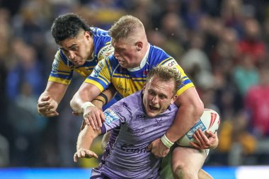 Hull KR 'dan Jez Litten, Betfred Süper Lig 9' uncu raundda Leeds Gergedan 'dan Tom Holroyd tarafından Headingley Stadyumu' nda oynanan Leeds-Hull KR maçında yenildi.