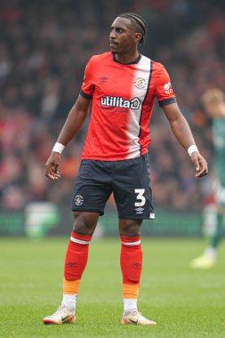 Luton Town 'dan Amari' i Bell, Gök İddia Şampiyonası 'nda Luton Town, Coventry City' ye karşı, Kenilworth Road, Luton, Birleşik Krallık, 26 Nisan 2025