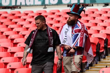 Aston Villa taraftarları, 26 Nisan 2025 tarihinde İngiltere 'nin Wembley Stadyumu' nda oynanan ve Aston Villa ile oynanan FA Cup yarı final maçı öncesinde Crystal Palace ile Aston Villa karşılaşacak.