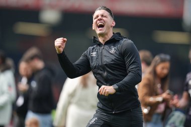 Luton Town 'un teknik direktörü. 26 Nisan 2025' te Luton Town - Coventry City maçından sonra Luton Town - Kenilworth Road, Luton, İngiltere