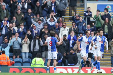 Blackburn Rovers 'dan Todd Cantwell, 26 Nisan 2025' te Blackburn, İngiltere 'deki Ewood Park' ta oynanan Blackburn Rovers-Watford maçında 11-1 'lik galibiyet maçını kutluyor.