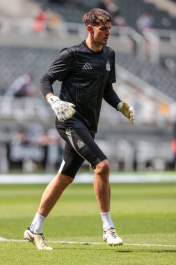 Nick Pope Newcastle United Premier Lig maçı sırasında St.James 's Park, Newcastle, İngiltere' de oynanan Newcastle United - Ipswich Town maçında maç öncesi ısınma maçında kaleci olarak görev aldı.