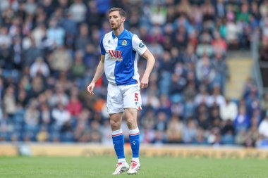 Blackburn Rovers 'dan Dominic Hyam, Blackburn Rovers maçı sırasında Blackburn Rovers' a karşı, Ewood Park, Blackburn, Birleşik Krallık, 26 Nisan 2025