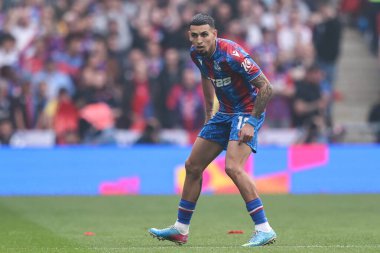 Kristal Saray 'dan Daniel Muoz, 26 Nisan 2025 tarihinde Birleşik Krallık' ın Wembley Stadyumu 'nda oynanan Kristal Saray-Aston Villa maçı sırasında oynanan FA Cup yarı final karşılaşmasında