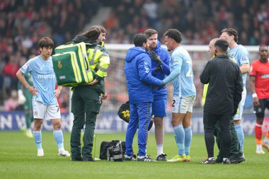 Gök İddia Şampiyonası sırasında Luton Town, Coventry City 'ye karşı Kenilworth Road, Luton, Birleşik Krallık, 26 Nisan 2025