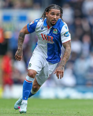 Blackburn Rovers takımından Tyrhys Dolan, Blackburn Rovers maçında Blackburn Rovers 'a karşı, Ewood Park, Blackburn, Birleşik Krallık' ta, 26 Nisan 2025