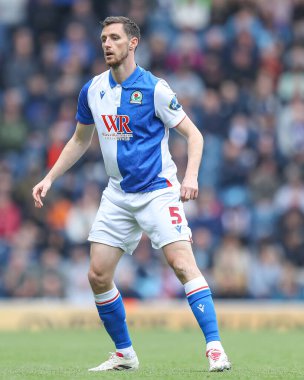 Blackburn Rovers 'dan Dominic Hyam, Blackburn Rovers maçı sırasında Blackburn Rovers' a karşı, Ewood Park, Blackburn, Birleşik Krallık, 26 Nisan 2025
