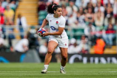 Tatyana, İngiltere 'deki kadınların 2025 Guinness Kadınlar Altı Ulusun İngiltere' ye karşı Allianz Stadyumu, Twickenham, Birleşik Krallık 'ta 26 Nisan 2025' de oynadıkları maçta topla koştuklarını duymuş.