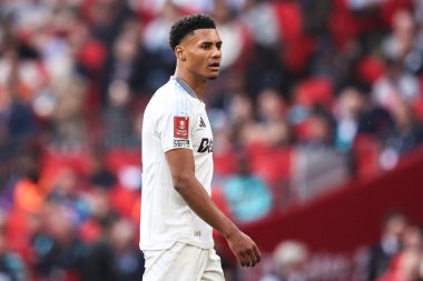 Aston Villa 'dan Ollie Watkins, 26 Nisan 2025 tarihinde Londra, Wembley Stadyumu' ndaki Kristal Saray ile Aston Villa arasında oynanan FA Cup yarı final maçı sırasında