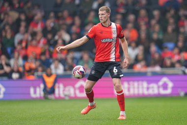 Luton Town 'dan Mark McGuinness Gök Bahis Şampiyonası maçında Luton Town, Coventry City' ye karşı Kenilworth Road, Luton, Birleşik Krallık, 26 Nisan 2025