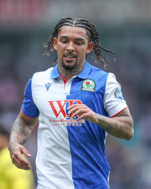 Blackburn Rovers takımından Tyrhys Dolan, Blackburn Rovers maçında Blackburn Rovers 'a karşı, Ewood Park, Blackburn, Birleşik Krallık' ta, 26 Nisan 2025
