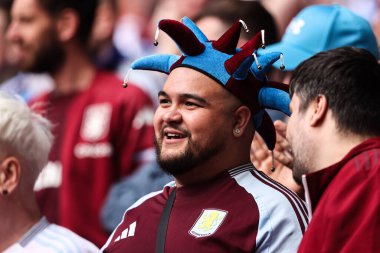 Aston Villa taraftarları, 26 Nisan 2025 tarihinde İngiltere 'nin Wembley Stadyumu' nda oynanan ve Aston Villa ile oynanan FA Cup yarı final maçı öncesinde Crystal Palace ile Aston Villa karşılaşacak.