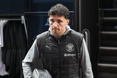 Blackpool takımından Albie Morgan, Wigan Athletic 'in Blackpool' a karşı oynadığı The Brick Community Stadyumu, Wigan, Birleşik Krallık 'ta 26 Nisan 2025' de oynanan 1.