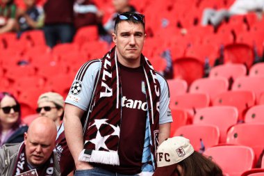 Aston Villa taraftarları, 26 Nisan 2025 tarihinde İngiltere 'nin Wembley Stadyumu' nda oynanan ve Aston Villa ile oynanan FA Cup yarı final maçı öncesinde Crystal Palace ile Aston Villa karşılaşacak.