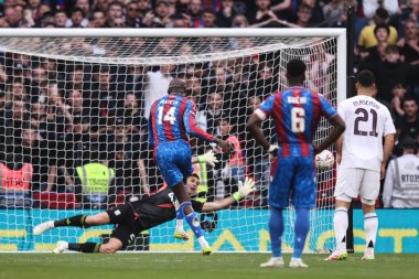 Kristal Saray 'dan Jean-Philippe Mateta, 26 Nisan 2025' te Wembley Stadyumu 'nda oynanan Emirlikler Kupası Yarı-Final karşılaşmasında penaltıyı kaçırdı.