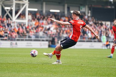 Luton Town 'dan Thelo Aasgaard 26 Nisan 2025' te Luton Town - Coventry City maçında gol atma girişiminde bulundu.