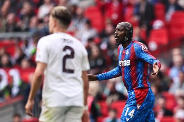 Kristal Saray 'dan Jean-Philippe Mateta, 26 Nisan 2025' te İngiltere 'nin Wembley Stadyumu' nda oynanan ve Aston Villa 'ya karşı oynanan Emirates FA Kupası yarı final maçında golü reddedildikten sonra tepki gösterdi.