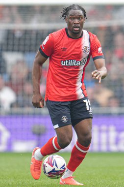 Luton Town 'dan Teden Mengi Gök Bahis Şampiyonası sırasında Luton Town, Coventry City' ye karşı Kenilworth Road, Luton, Birleşik Krallık, 26 Nisan 2025