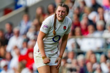 İngiltere 'den Emma Sing, 26 Nisan 2025' te İngiltere 'nin Twickenham, İngiltere' deki Allianz Stadyumu 'nda oynanan 2025 Guinness Kadınlar Altı Milletler maçına bakıyor.