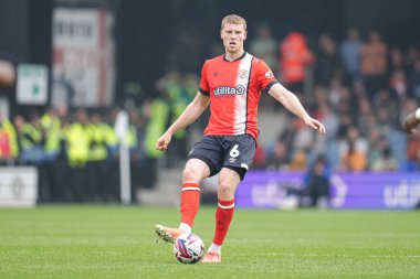 Luton Town 'dan Mark McGuinness Gök Bahis Şampiyonası maçında Luton Town, Coventry City' ye karşı Kenilworth Road, Luton, Birleşik Krallık, 26 Nisan 2025