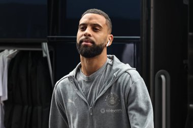 Blackpool takımından CJ Hamilton, Wigan Athletic 'e karşı Blackpool maçı sırasında Wigan Stadyumu, Wigan, Birleşik Krallık, 26 Nisan 2025
