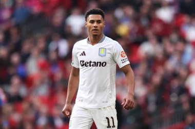 Aston Villa 'dan Ollie Watkins, 26 Nisan 2025 tarihinde Londra, Wembley Stadyumu' ndaki Kristal Saray ile Aston Villa arasında oynanan FA Cup yarı final maçı sırasında