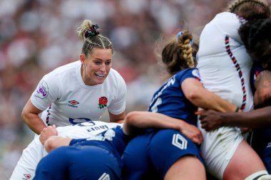 İngiltere 'den Natasha Hunt, 26 Nisan 2025' te Twickenham, İngiltere 'deki Allianz Stadyumu' nda oynanan altı ülke maçında tepki gösterdi.