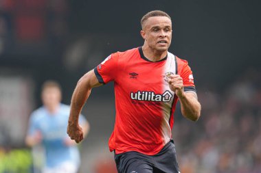 Luton Town 'dan Carlton Morris Gök İddia Şampiyonası' nda Luton Town, Coventry City 'ye karşı 26 Nisan 2025' te Kenilworth Road, Luton, İngiltere 'de oynanan karşılaşmada