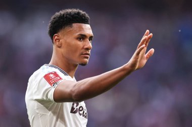 Aston Villa 'dan Ollie Watkins, 26 Nisan 2025 tarihinde İngiltere' nin Wembley Stadyumu 'nda oynanan ve Aston Villa' ya karşı oynanan Emirates FA Kupası yarı final maçı sonrasında takımının kaybetmesine tepki gösterdi.