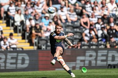 Wigan Warriors takımından Adam Keighran, 27 Nisan 2025 'te MKM Stadyumu' nda oynanan 9. Betfred Süper Lig karşılaşmasında bir gol için Wigan Warriors 'a karşı Hull FC maçına çıktı.