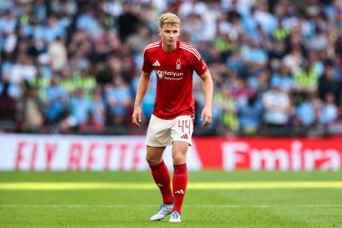 Nottingham Ormanı 'ndan Zach Abbott, Birleşik Krallık' ın Wembley Stadyumu 'nda Nottingham Forest' a karşı oynanan yarıfinal maçı sırasında 26 Nisan 2025 'de oynanacak.