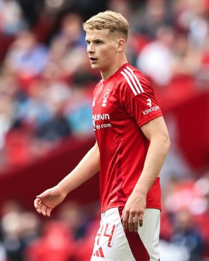 Nottingham Ormanı 'ndan Zach Abbott, Birleşik Krallık' ın Wembley Stadyumu 'nda Nottingham Forest' a karşı oynanan yarıfinal maçı sırasında 26 Nisan 2025 'de oynanacak.