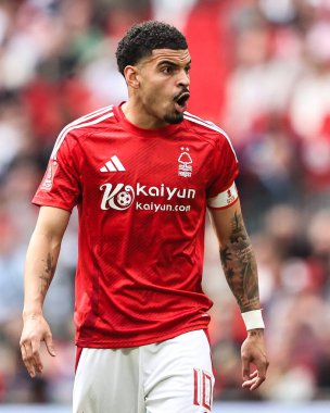 Nottingham Ormanı 'ndan Morgan Gibbs-White, Birleşik Krallık' ın Wembley Stadyumu 'nda Nottingham Forest' a karşı oynadığı yarıfinal maçı sırasında, 26 Nisan 2025