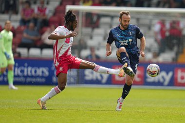 27 Nisan 2025 'te İngiltere' nin Stevenage Stadyumu 'nda Stevenage-Rotherham United maçında