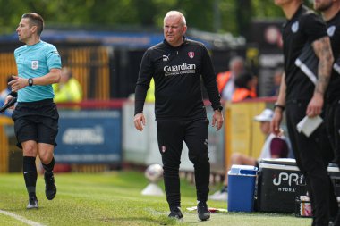 Rotherham United takımının Matthew Hamshaw teknik direktörü, 27 Nisan 2025 'te Lamex Stevenage, İngiltere' de Stevenage-Rotherham United maçında Stevenage - Rotherham United maçında