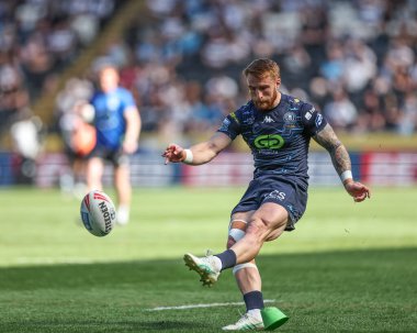 Wigan Warriors takımından Adam Keighran, 27 Nisan 2025 'te MKM Stadyumu' nda oynanan 9. Betfred Süper Lig karşılaşmasında bir gol için Wigan Warriors 'a karşı Hull FC maçına çıktı.