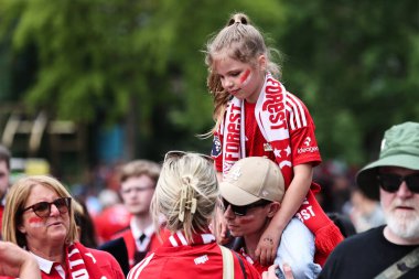 Nottingham Forest taraftarları Emirates FA Cup yarı final maçı öncesinde Nottingham Forest Manchester City 'ye karşı Wembley Stadyumu, Londra, 26 Nisan 2025
