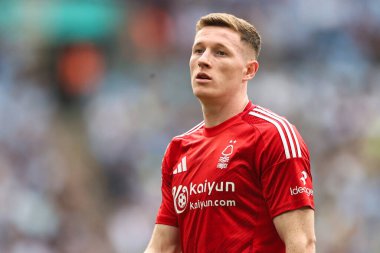 Nottingham Ormanı 'ndan Elliot Anderson Birleşik Krallık' ın Wembley Stadyumu 'nda Nottingham Forest ile Manchester City arasında oynanan FA Cup yarı final maçı sırasında, 26 Nisan 2025